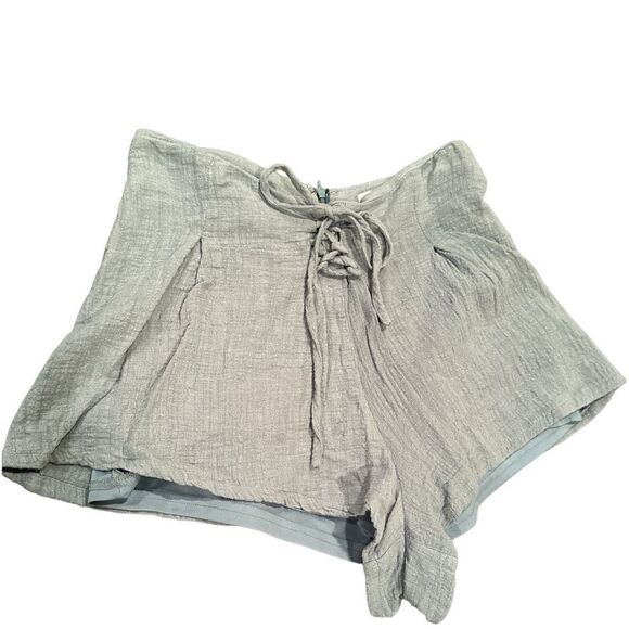 Elle Rae Shorts Medium - Picture 1 of 9